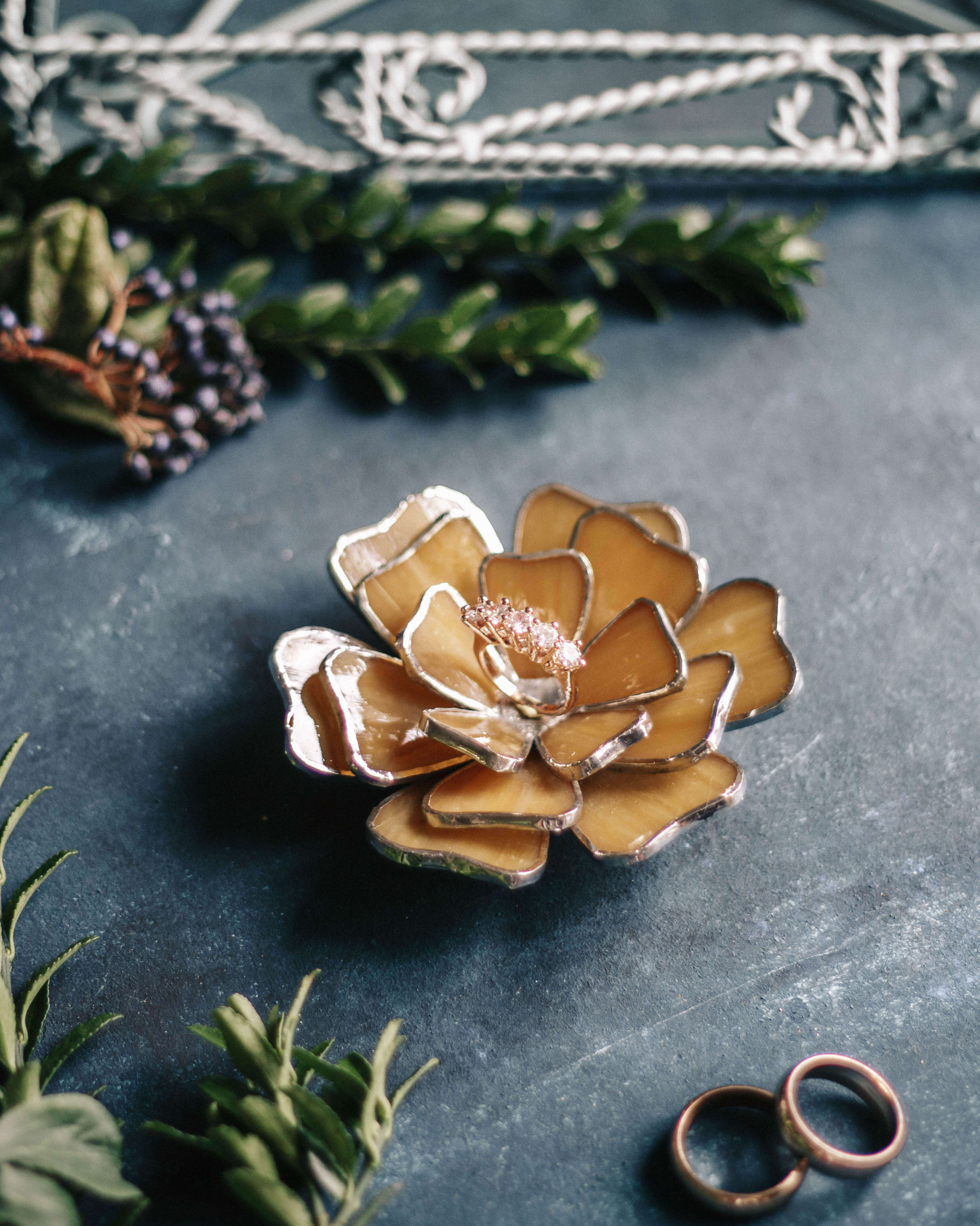 CAM ÇİÇEK YÜZÜK TABAĞI | BOTANİK DÜĞÜN DEKORU