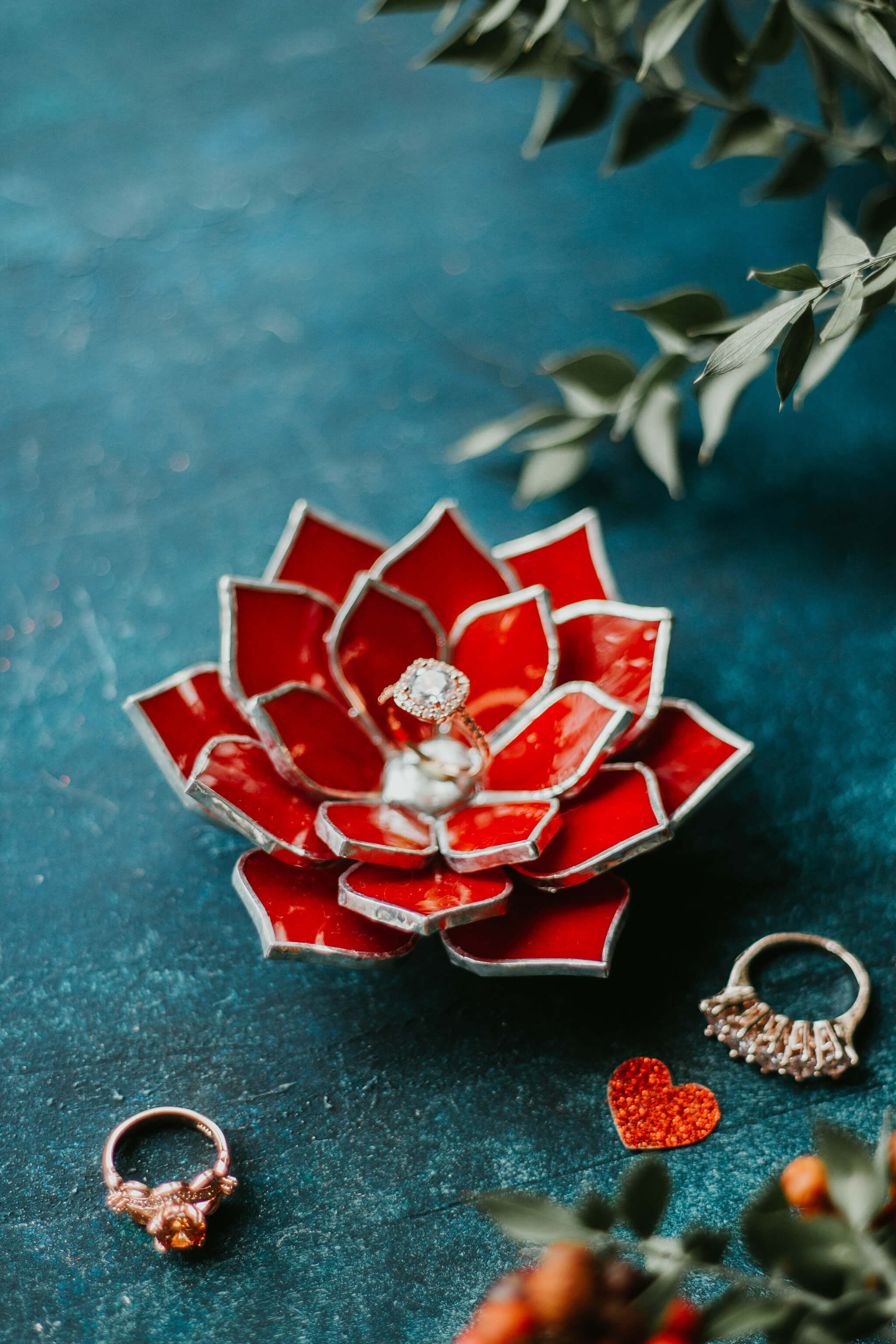 red-stained-glass-succulent-ring-dish-floral-wedding-decor-romeo-rubin (10)