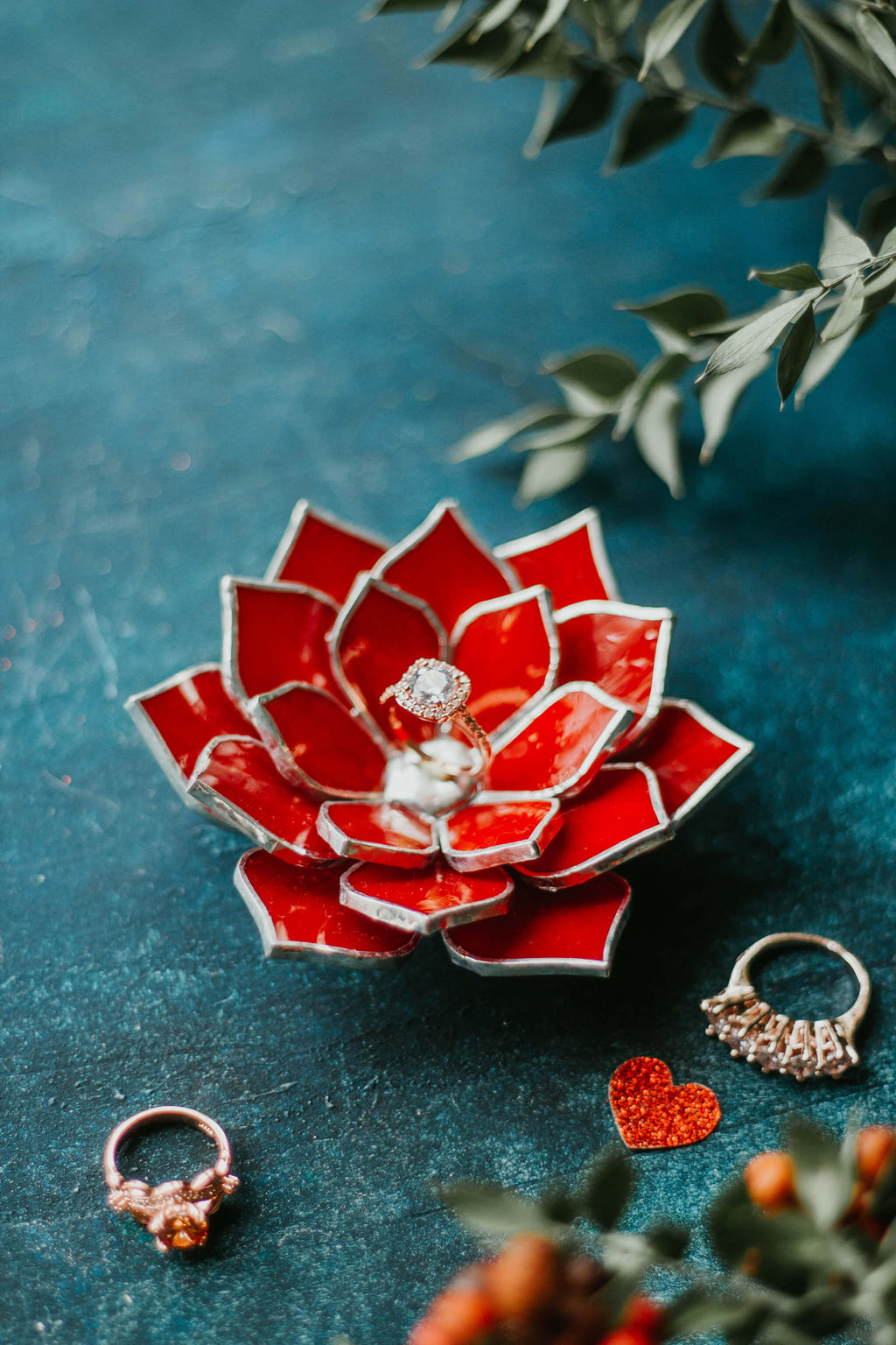 red-stained-glass-succulent-ring-dish-floral-wedding-decor-romeo-rubin (8)