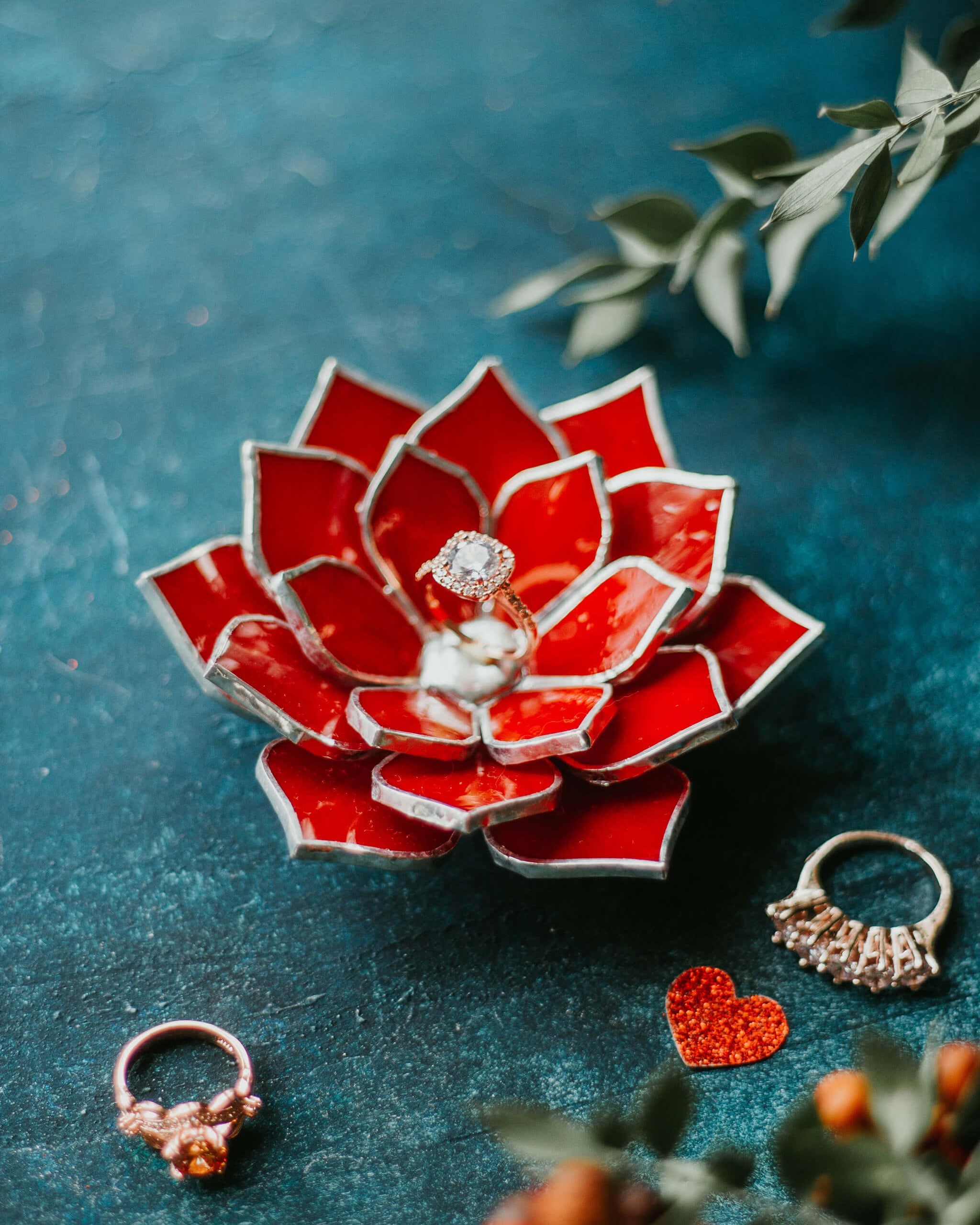 red-stained-glass-succulent-ring-dish-floral-wedding-decor-romeo-rubin (8)
