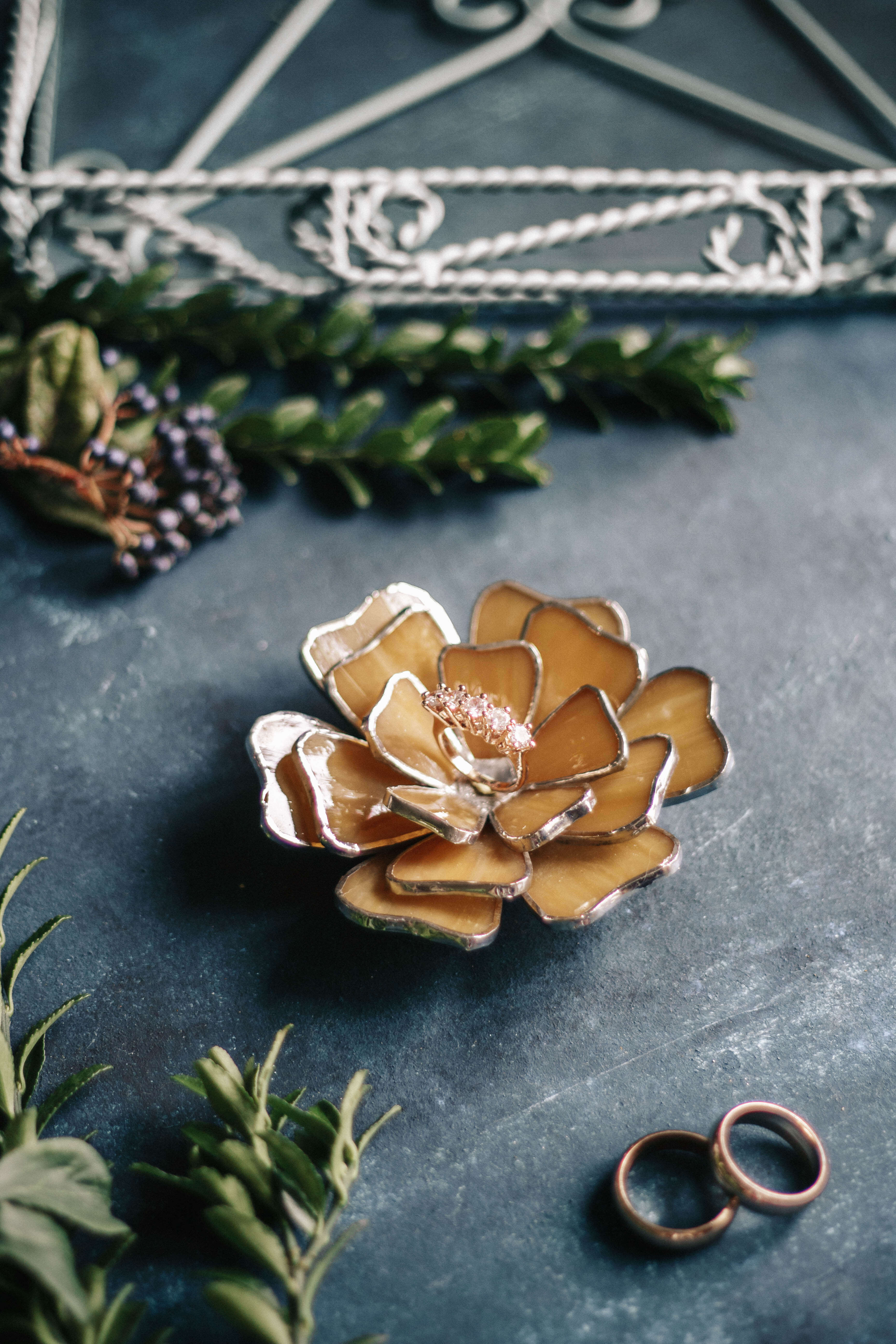 stained-glass-amber-yellow-floral-wedding-ring-dish-holder