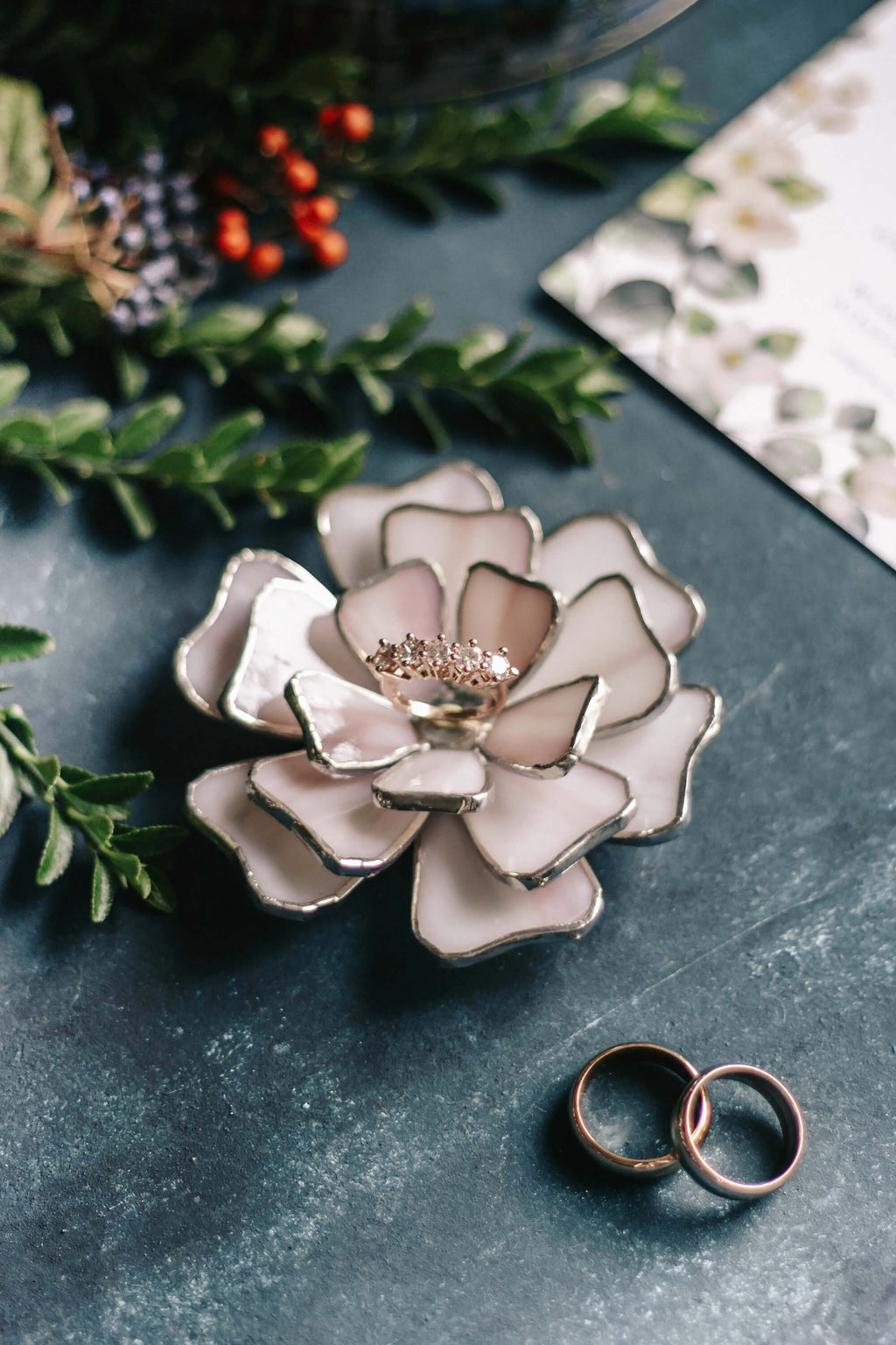 stained-glass-floral-ring-dish-for-weddings-engagement-ceremony-bridal-jewelry-holder-lilac-lavender-white