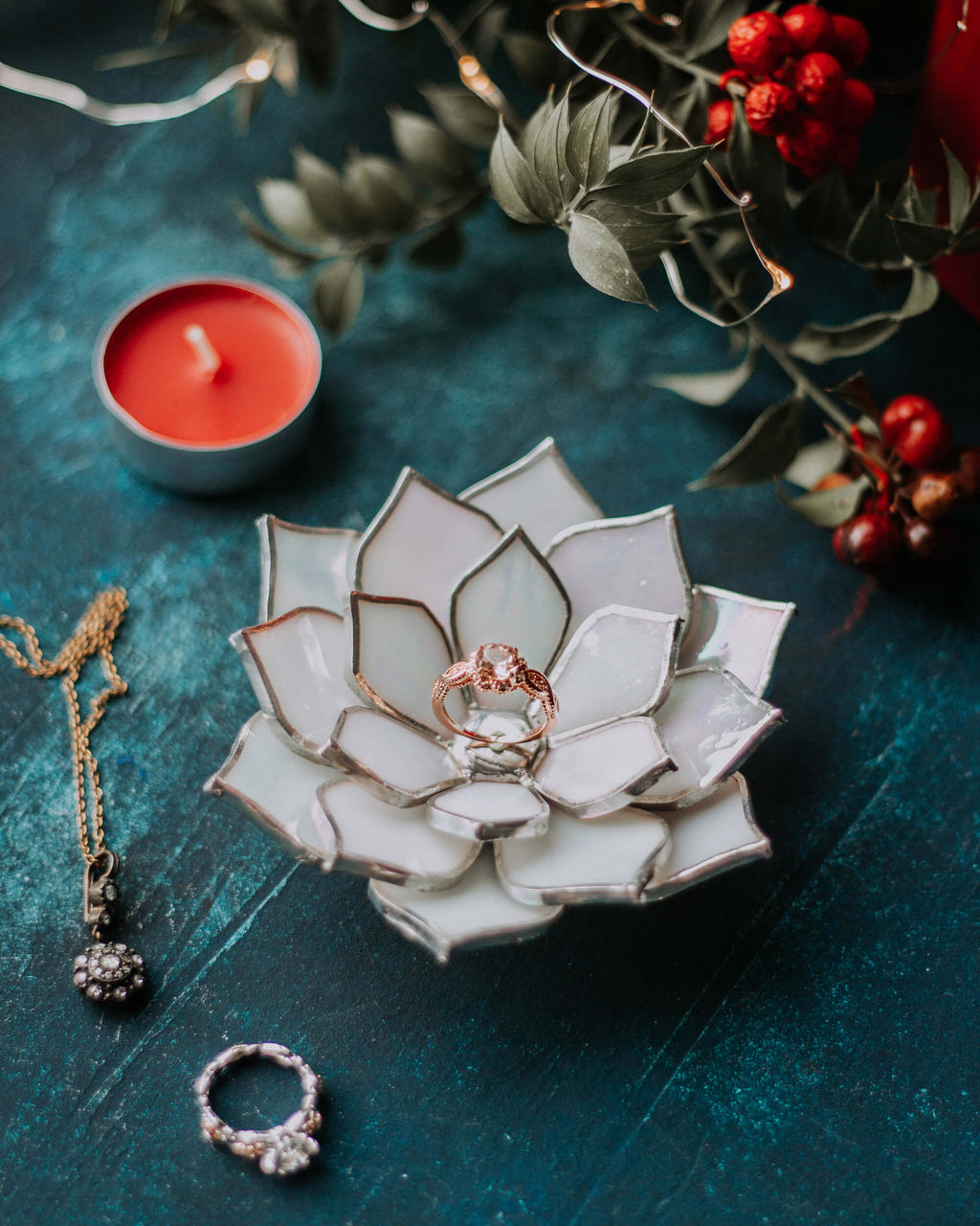 stained-glass-white-ivory-pearl-iridescent-succulent-shaped-engagement-wedding-ring-dish-holder-06